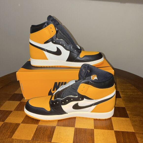 Jordan Air Jordan 1 Retro High OG Yellow Toe Taxi Black Sneaker 12.5M NEW OG main image 9